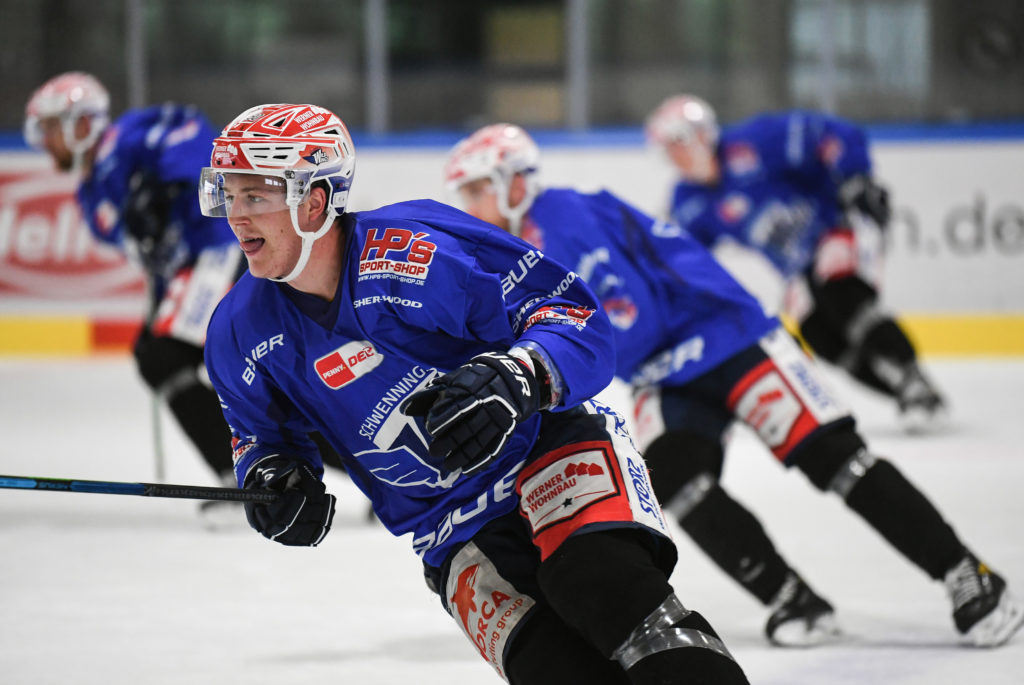 WILD WINGS proben erstmalig - Schwenninger Wild Wings